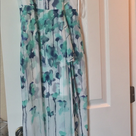 Dress - Picture 2 of 8